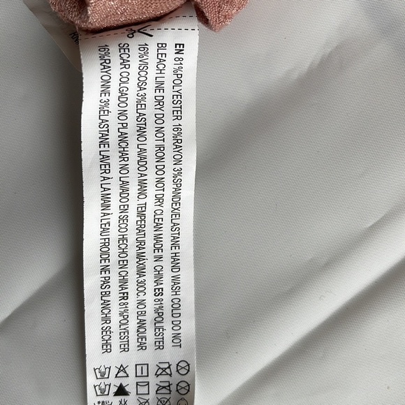 Forever 21 women’s embroidered skirt - Picture 5 of 6